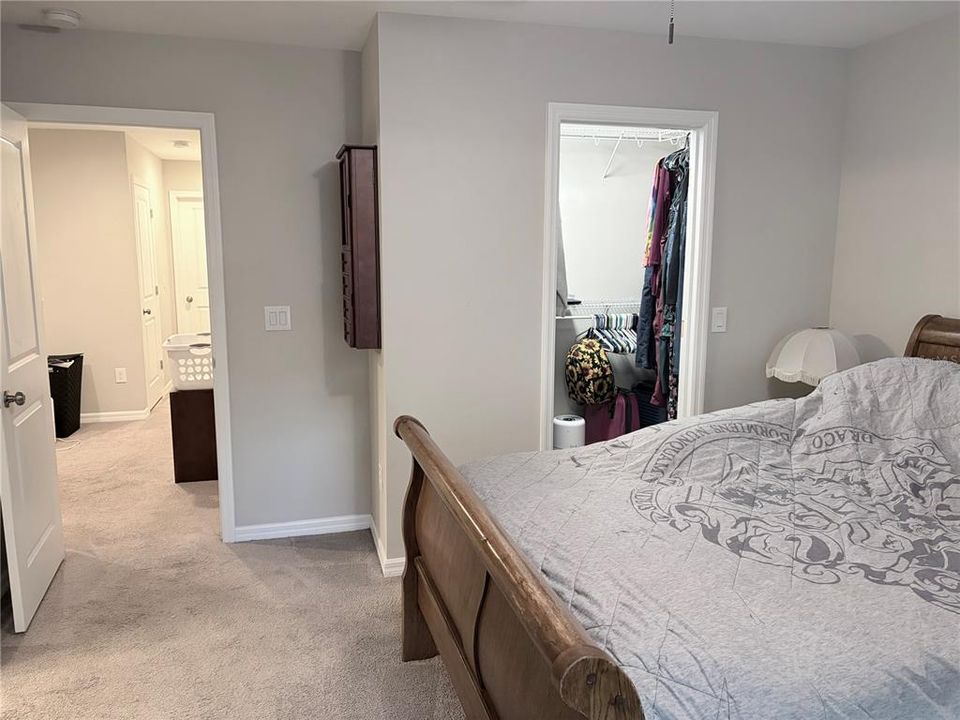 For Sale: $300,000 (3 beds, 2 baths, 1407 Square Feet)