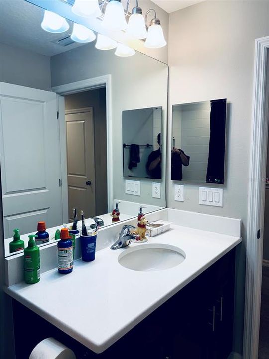 For Sale: $300,000 (3 beds, 2 baths, 1407 Square Feet)