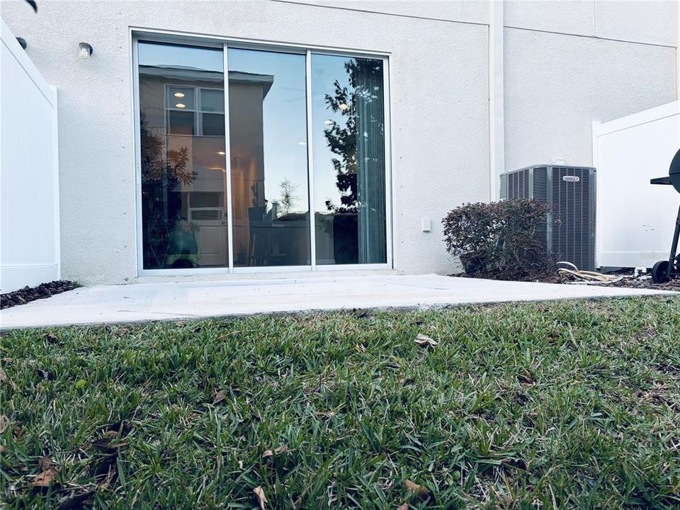 For Sale: $300,000 (3 beds, 2 baths, 1407 Square Feet)