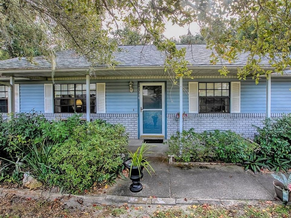 For Sale: $299,900 (2 beds, 2 baths, 1196 Square Feet)