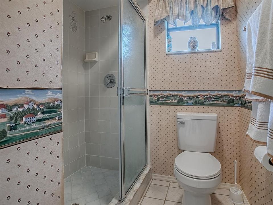 For Sale: $299,900 (2 beds, 2 baths, 1196 Square Feet)