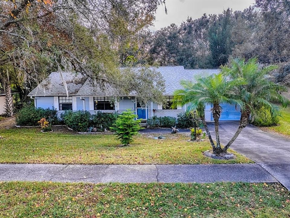 For Sale: $299,900 (2 beds, 2 baths, 1196 Square Feet)