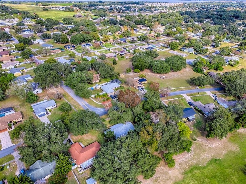 For Sale: $299,900 (2 beds, 2 baths, 1196 Square Feet)