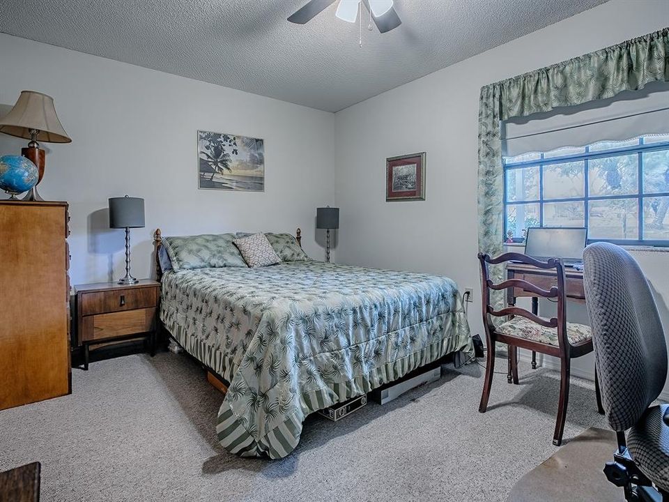 For Sale: $299,900 (2 beds, 2 baths, 1196 Square Feet)