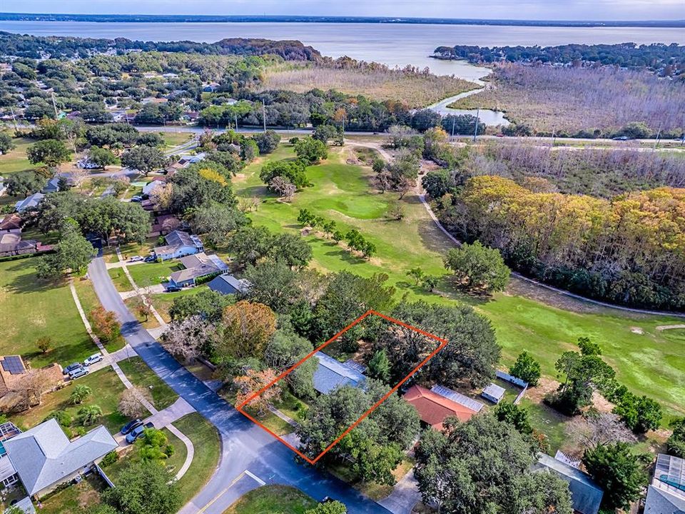 For Sale: $299,900 (2 beds, 2 baths, 1196 Square Feet)