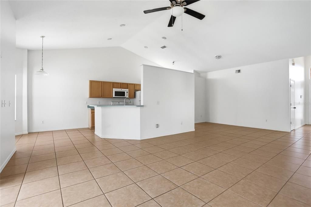 For Sale: $339,900 (3 beds, 2 baths, 1583 Square Feet)
