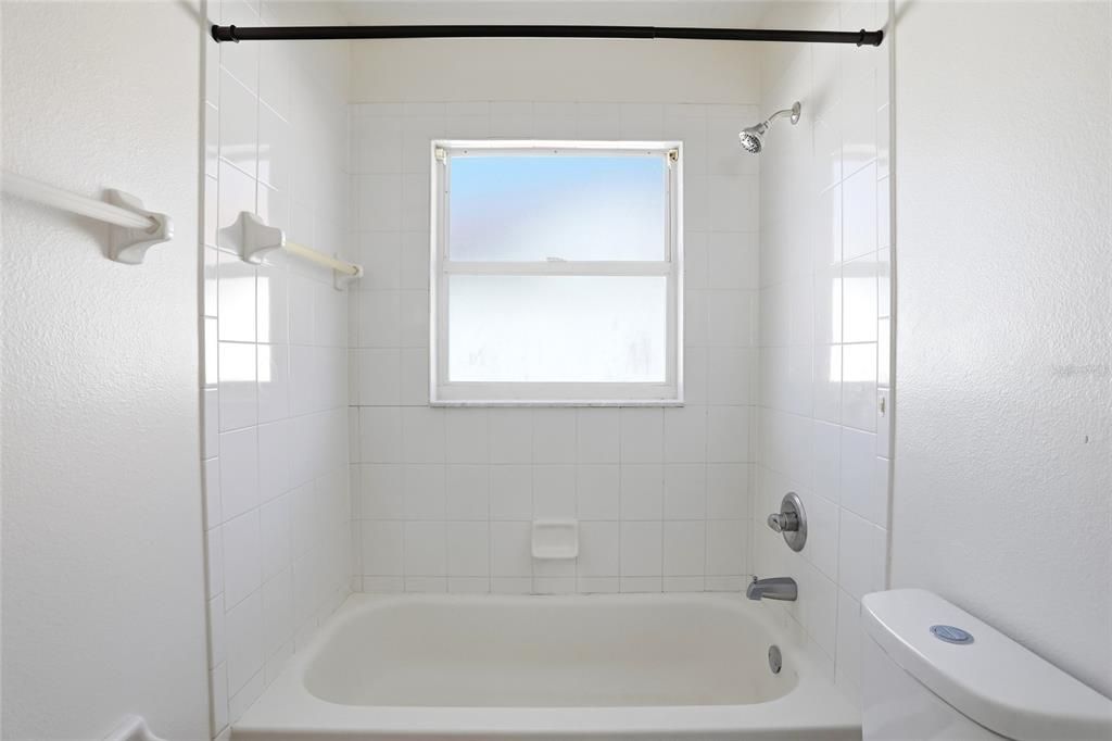 For Sale: $339,900 (3 beds, 2 baths, 1583 Square Feet)