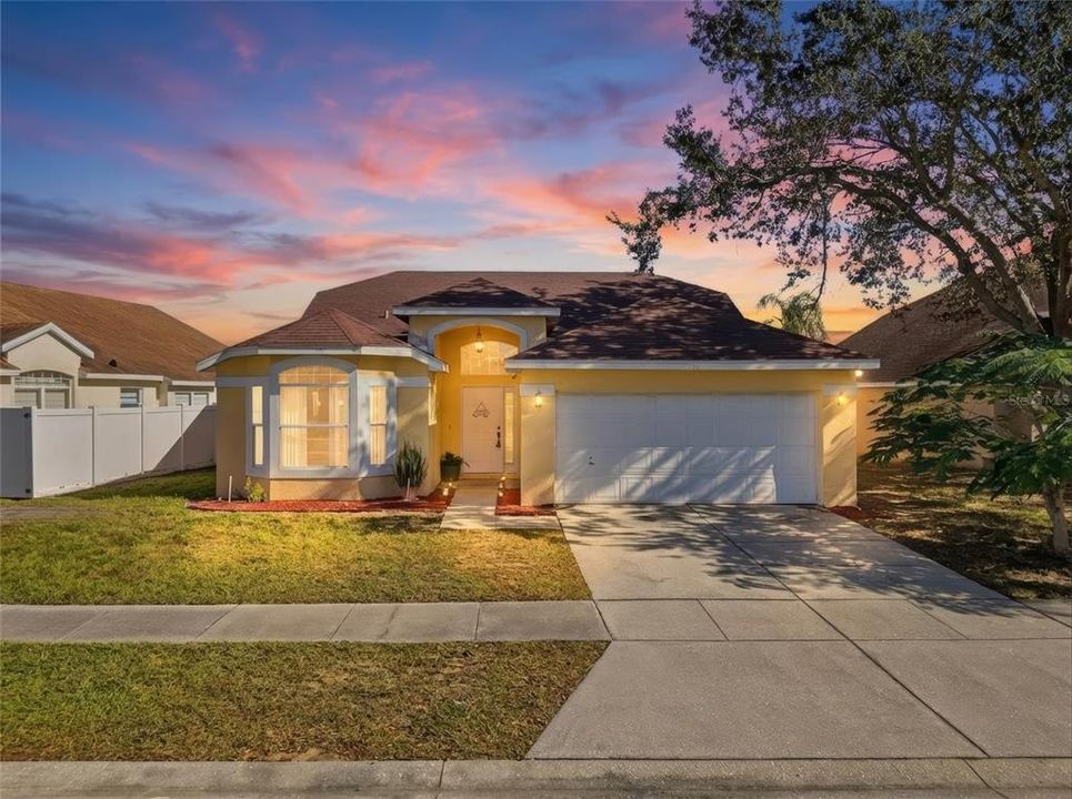 For Sale: $339,900 (3 beds, 2 baths, 1583 Square Feet)