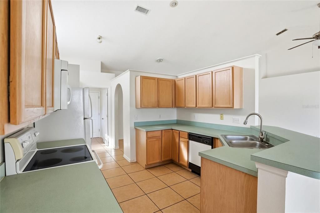 For Sale: $339,900 (3 beds, 2 baths, 1583 Square Feet)