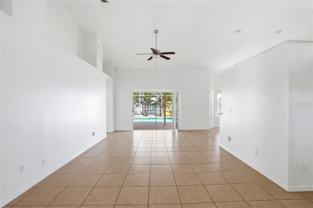 For Sale: $339,900 (3 beds, 2 baths, 1583 Square Feet)