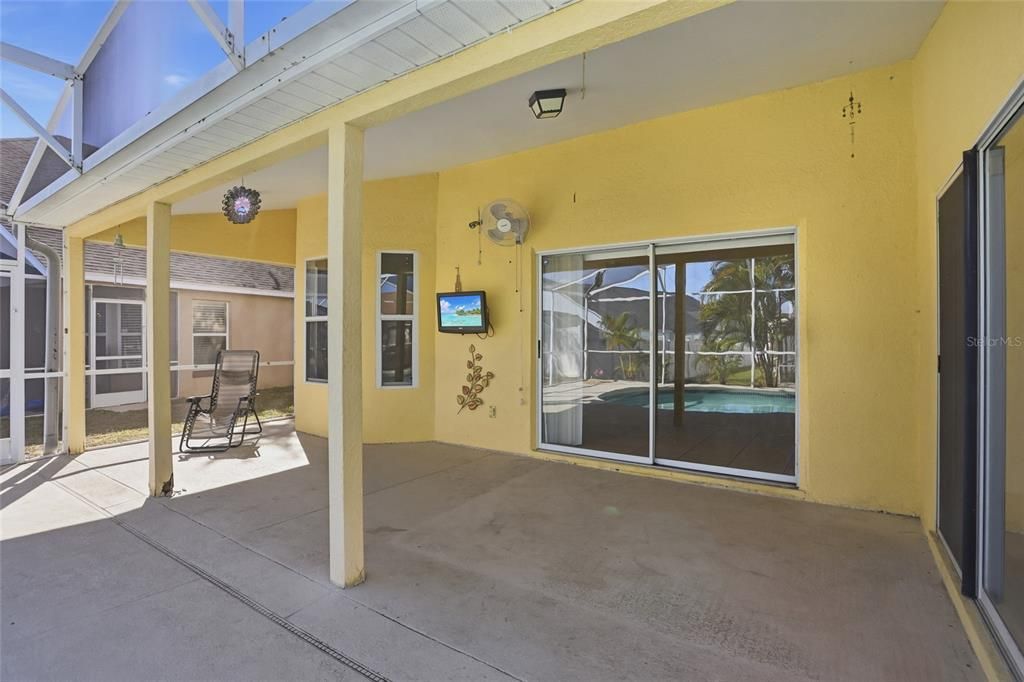 For Sale: $339,900 (3 beds, 2 baths, 1583 Square Feet)