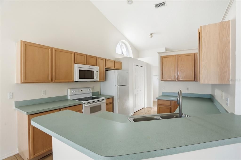 For Sale: $339,900 (3 beds, 2 baths, 1583 Square Feet)