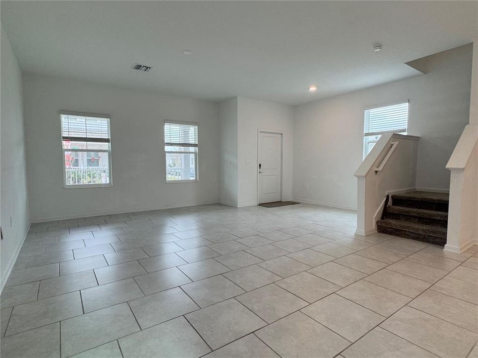 For Rent: $2,400 (4 beds, 3 baths, 2023 Square Feet)