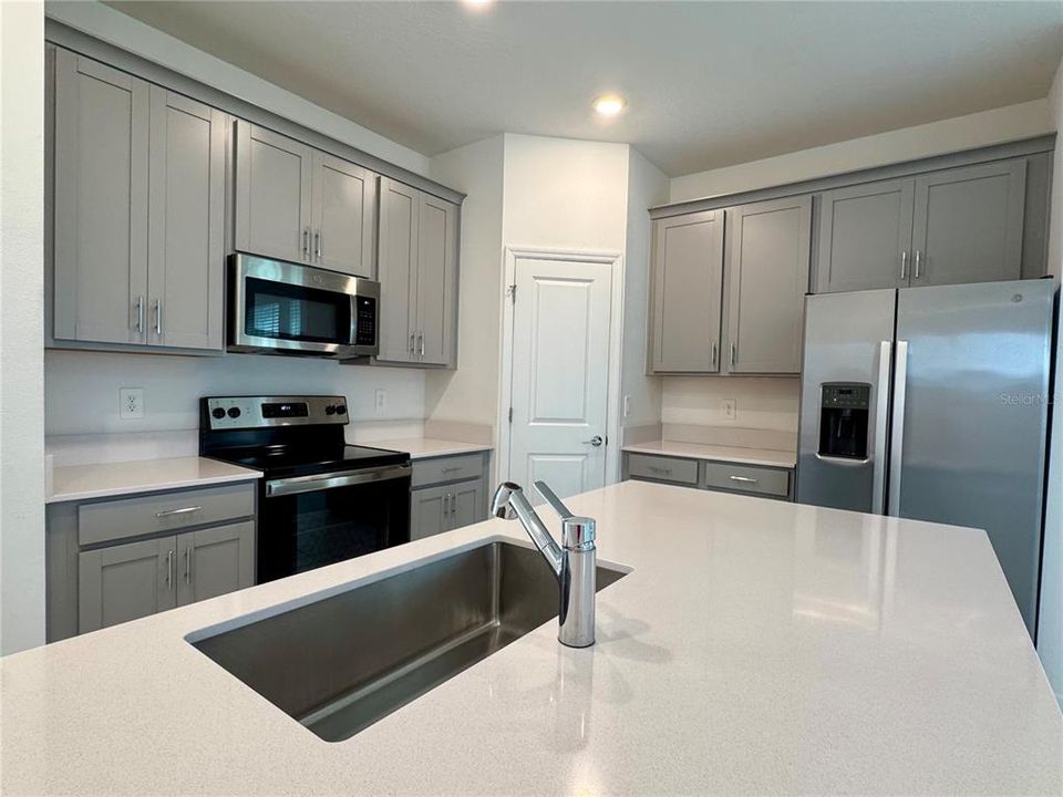 For Rent: $2,400 (4 beds, 3 baths, 2023 Square Feet)