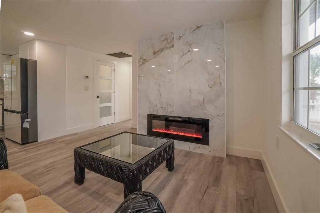 В аренду: $2,900 (3 спален, 2 ванн, 816 Квадратных фут)