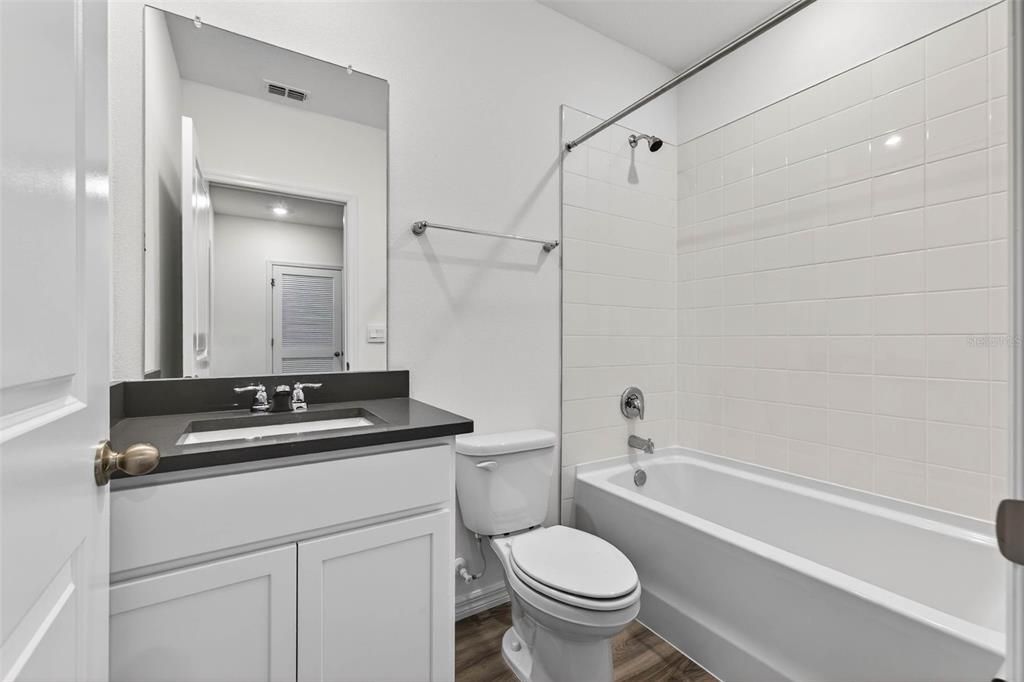 For Rent: $2,200 (3 beds, 2 baths, 1463 Square Feet)