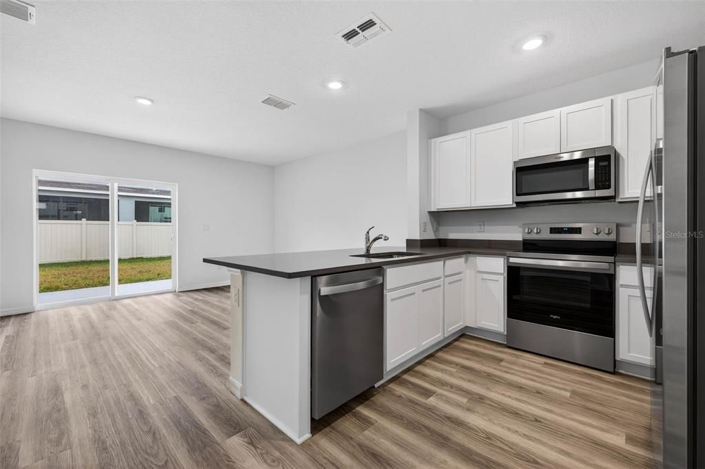 For Rent: $2,200 (3 beds, 2 baths, 1463 Square Feet)