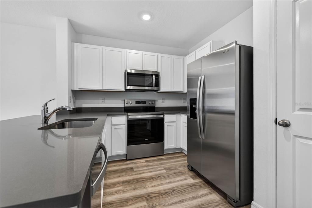 For Rent: $2,200 (3 beds, 2 baths, 1463 Square Feet)