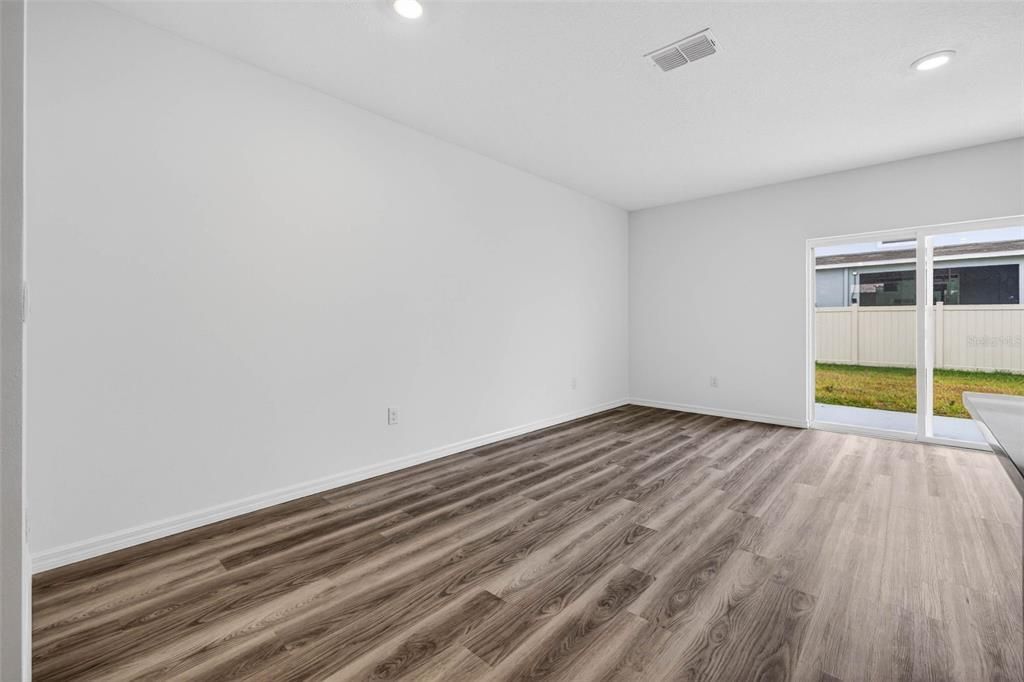 For Rent: $2,200 (3 beds, 2 baths, 1463 Square Feet)