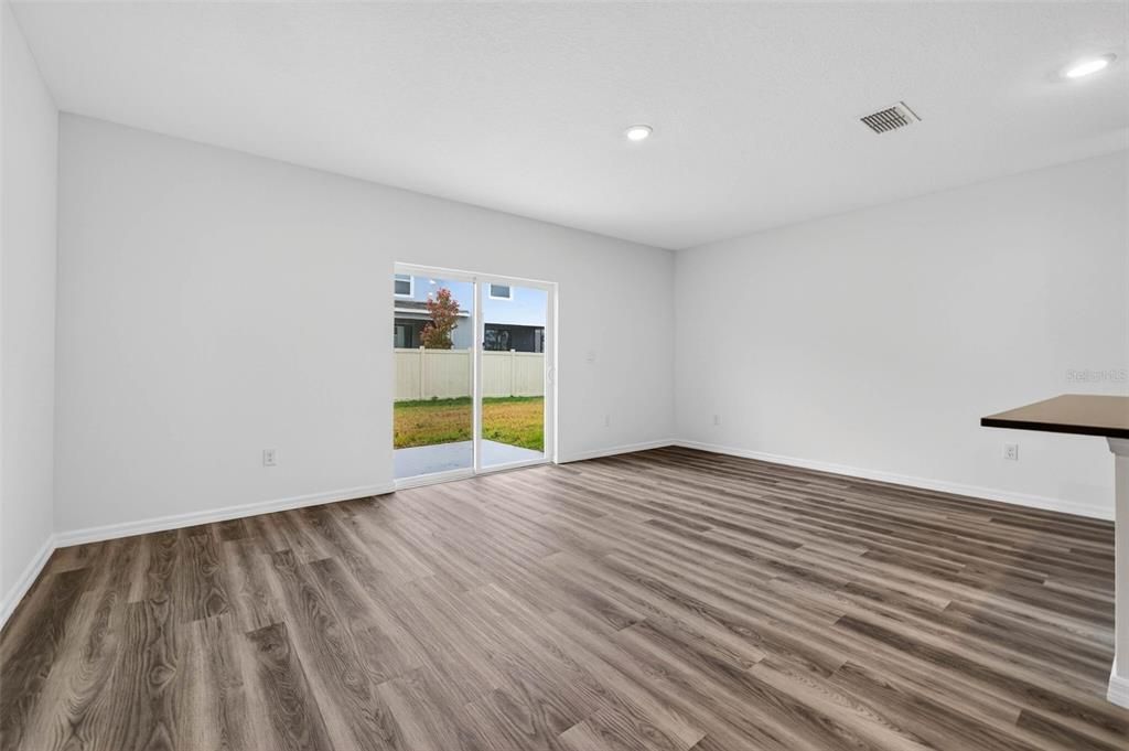 For Rent: $2,200 (3 beds, 2 baths, 1463 Square Feet)