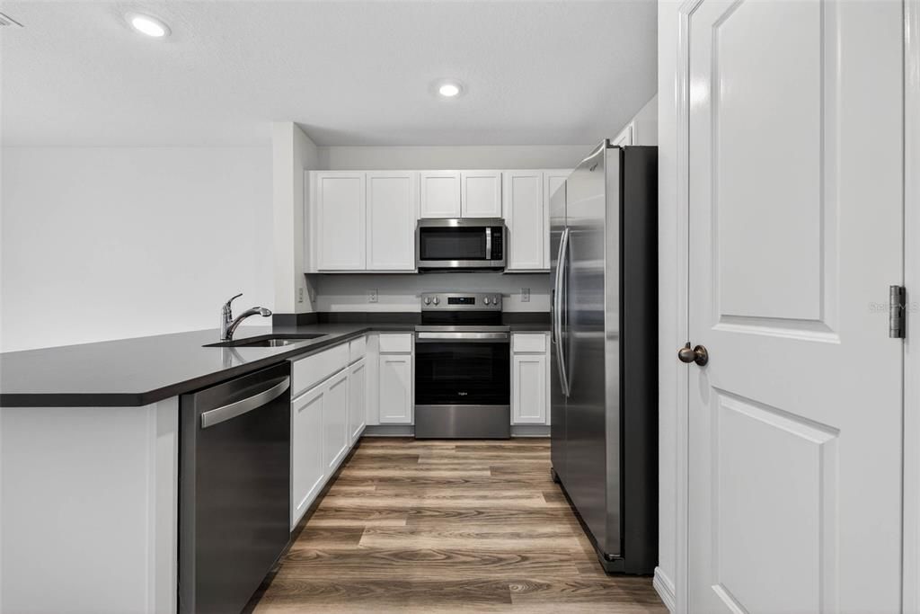 For Rent: $2,200 (3 beds, 2 baths, 1463 Square Feet)