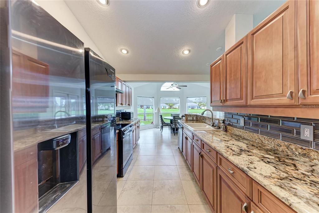 En Venta: $450,000 (3 camas, 2 baños, 2102 Pies cuadrados)