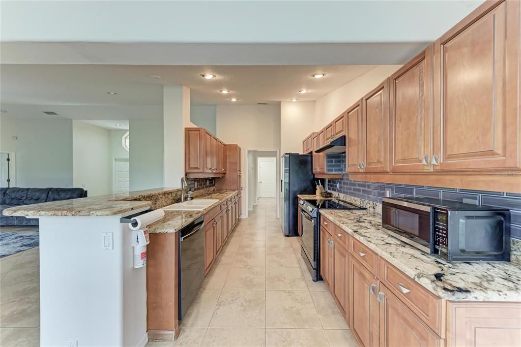 En Venta: $450,000 (3 camas, 2 baños, 2102 Pies cuadrados)