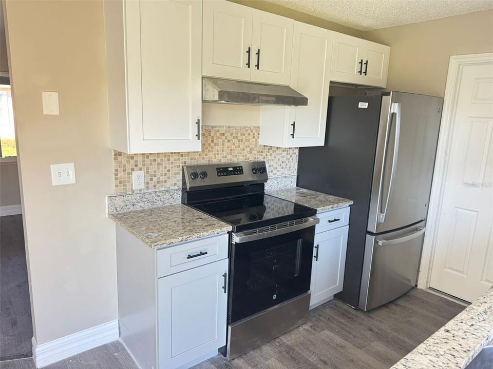 For Rent: $1,650 (2 beds, 1 baths, 1816 Square Feet)