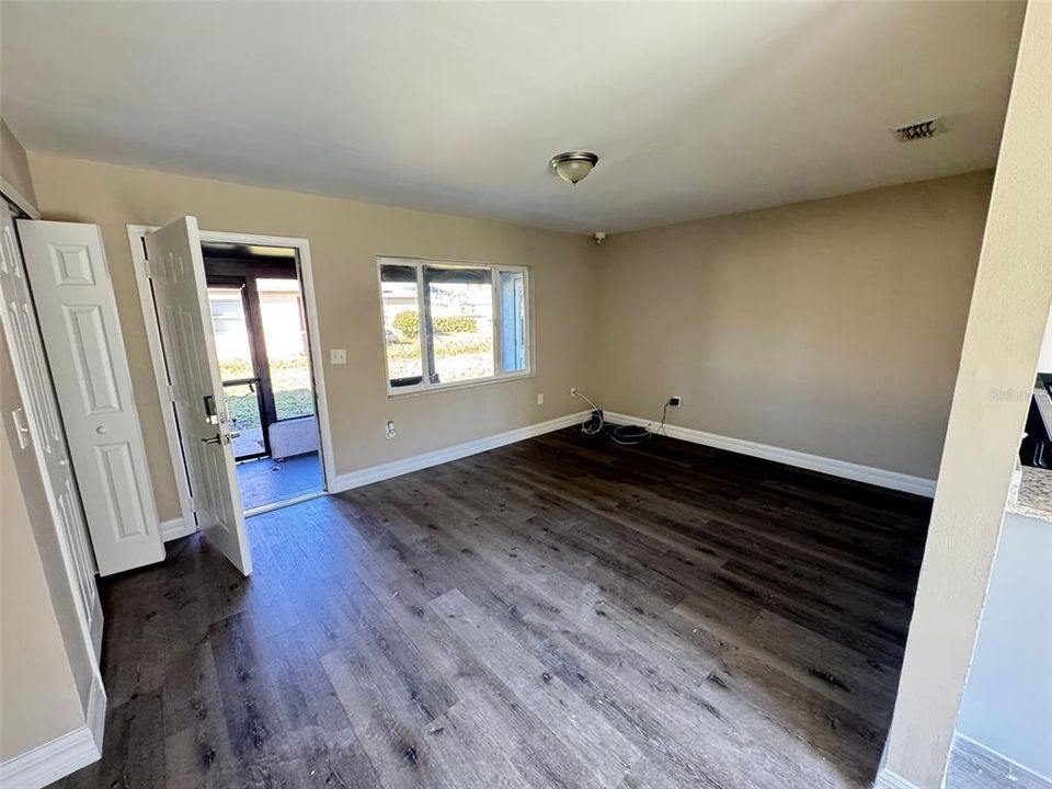 For Rent: $1,650 (2 beds, 1 baths, 1816 Square Feet)