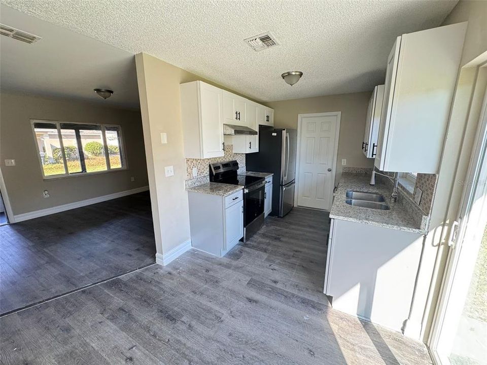 For Rent: $1,650 (2 beds, 1 baths, 1816 Square Feet)