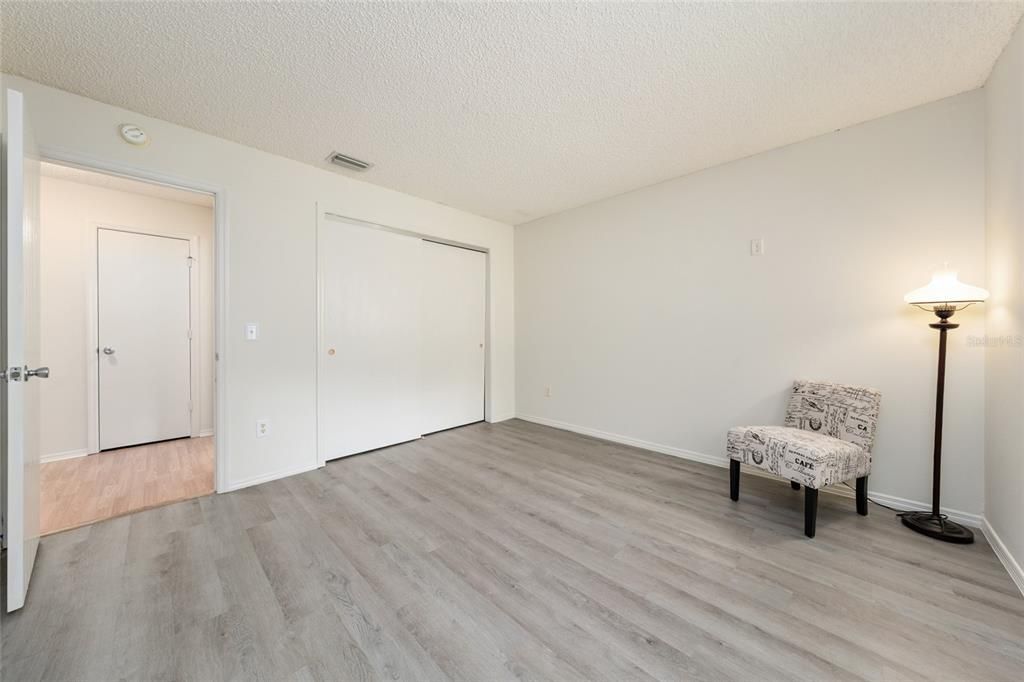 待售: $265,000 (2 贝兹, 2 浴室, 1182 平方英尺)