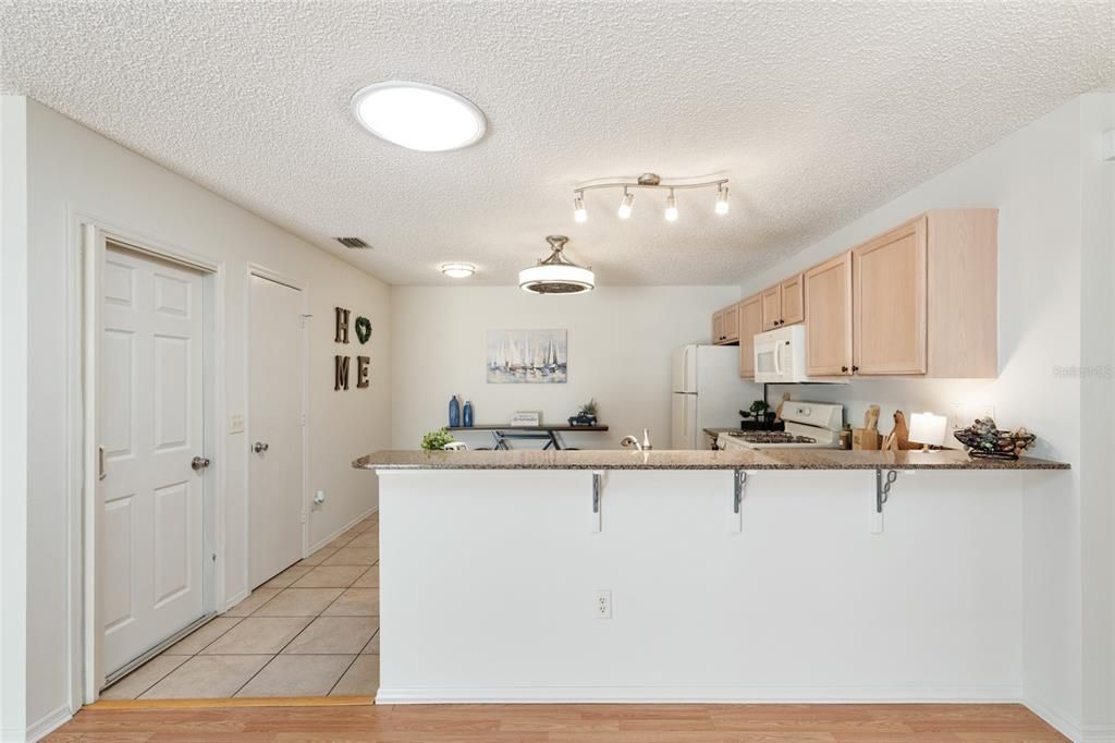 待售: $265,000 (2 贝兹, 2 浴室, 1182 平方英尺)