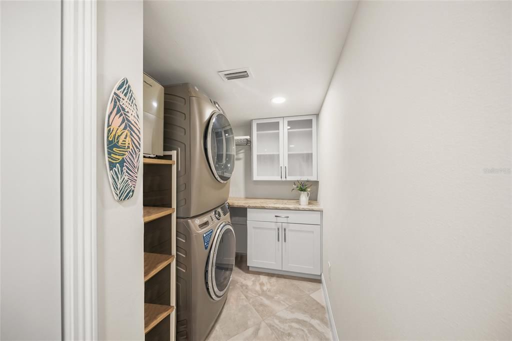 待售: $1,950,000 (3 贝兹, 2 浴室, 1713 平方英尺)