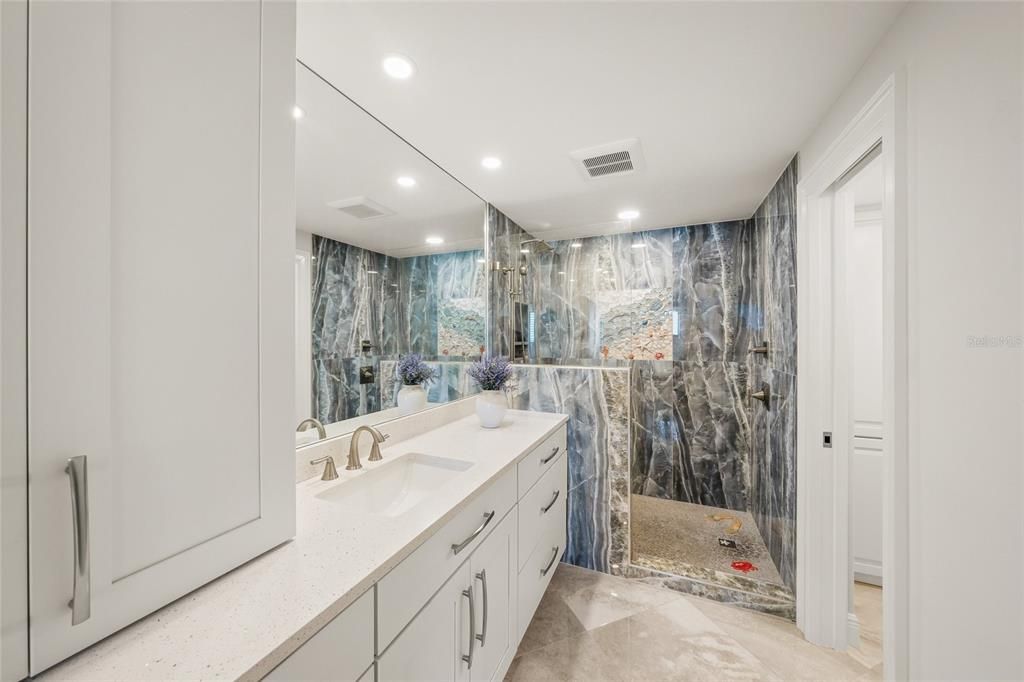 待售: $1,950,000 (3 贝兹, 2 浴室, 1713 平方英尺)