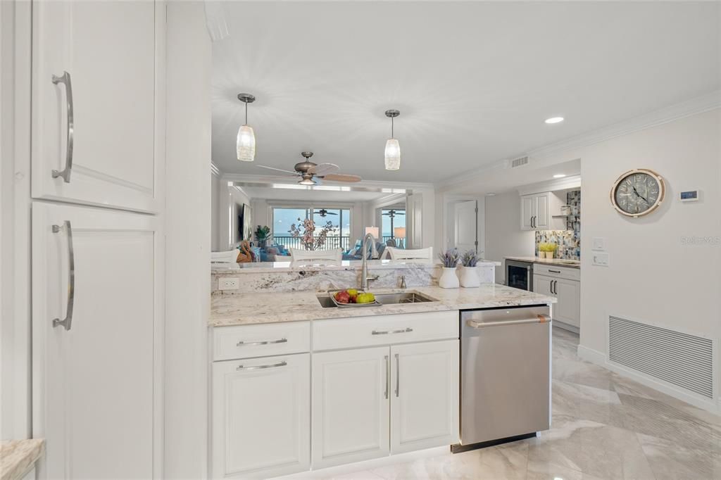 待售: $1,950,000 (3 贝兹, 2 浴室, 1713 平方英尺)