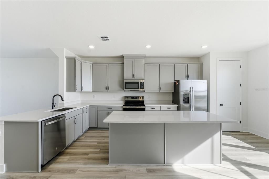 For Rent: $3,490 (4 beds, 3 baths, 1881 Square Feet)