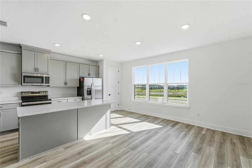 For Rent: $3,490 (4 beds, 3 baths, 1881 Square Feet)