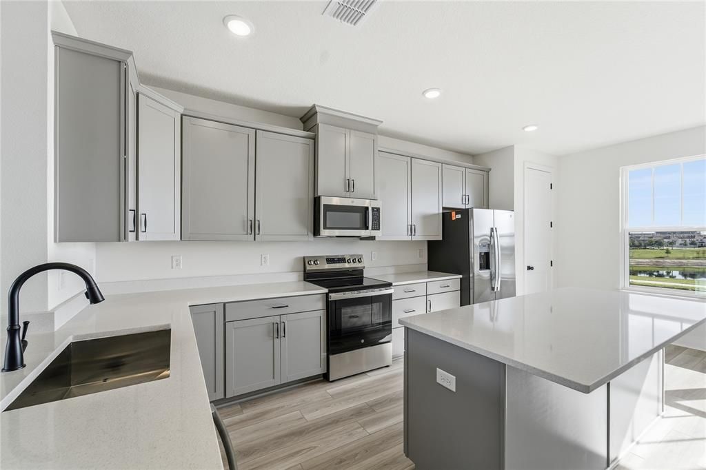 For Rent: $3,490 (4 beds, 3 baths, 1881 Square Feet)