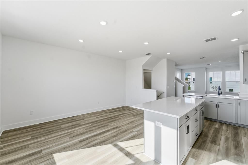 For Rent: $3,490 (4 beds, 3 baths, 1881 Square Feet)