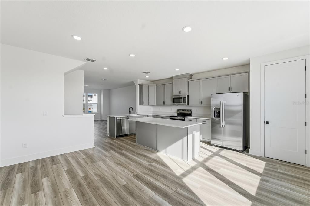 For Rent: $3,490 (4 beds, 3 baths, 1881 Square Feet)