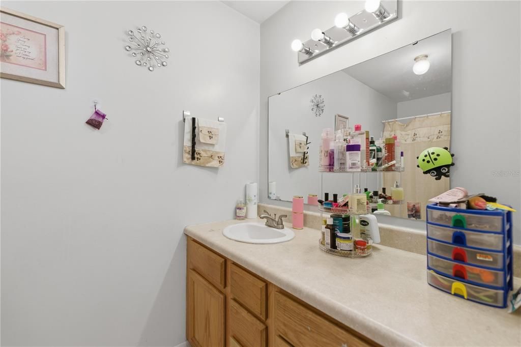 待售: $250,000 (3 贝兹, 2 浴室, 1008 平方英尺)