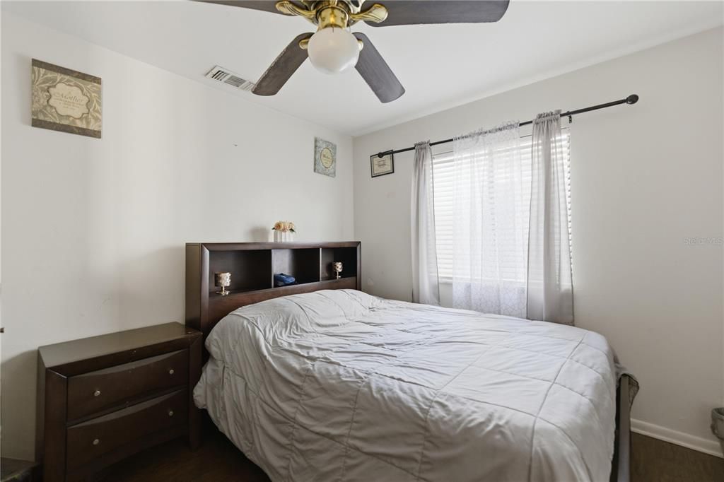 待售: $250,000 (3 贝兹, 2 浴室, 1008 平方英尺)