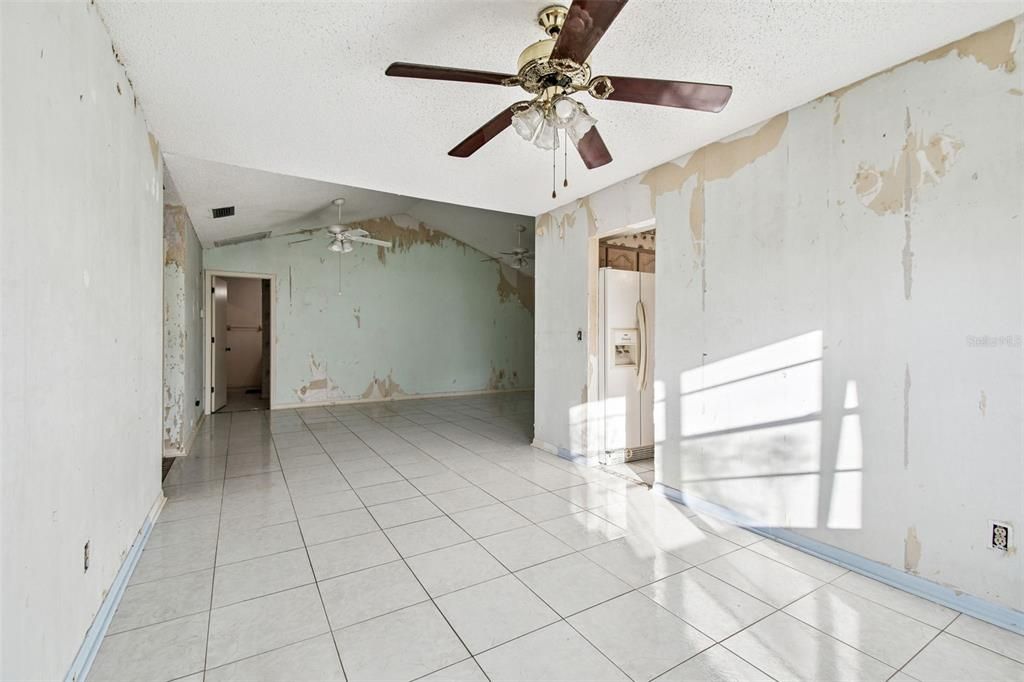 待售: $200,000 (2 贝兹, 2 浴室, 1733 平方英尺)