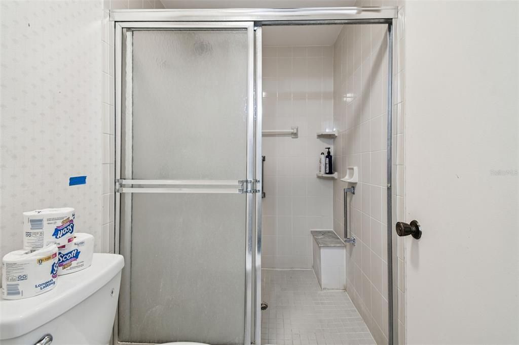 待售: $200,000 (2 贝兹, 2 浴室, 1733 平方英尺)