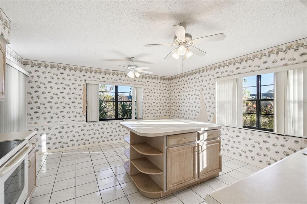 待售: $200,000 (2 贝兹, 2 浴室, 1733 平方英尺)