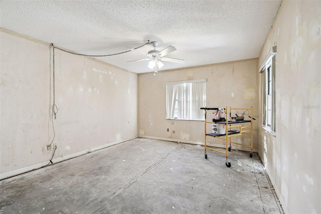 待售: $200,000 (2 贝兹, 2 浴室, 1733 平方英尺)