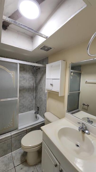 出租: $2,200 (4 贝兹, 3 浴室, 2613 平方英尺)