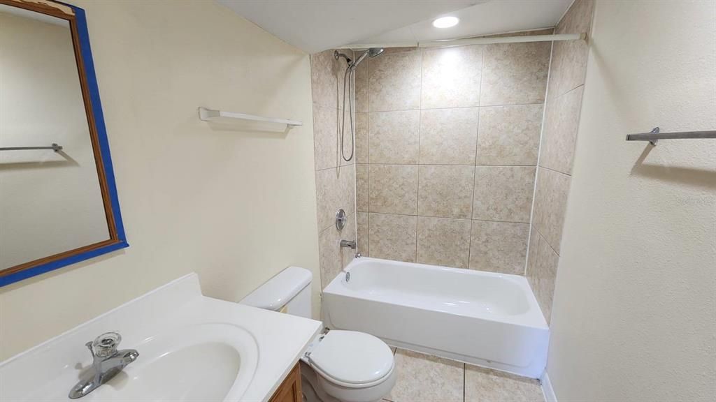 出租: $2,200 (4 贝兹, 3 浴室, 2613 平方英尺)