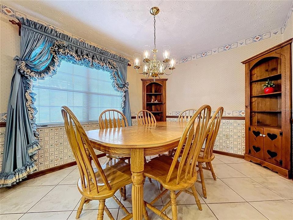 待售: $1,290,000 (4 贝兹, 3 浴室, 2374 平方英尺)