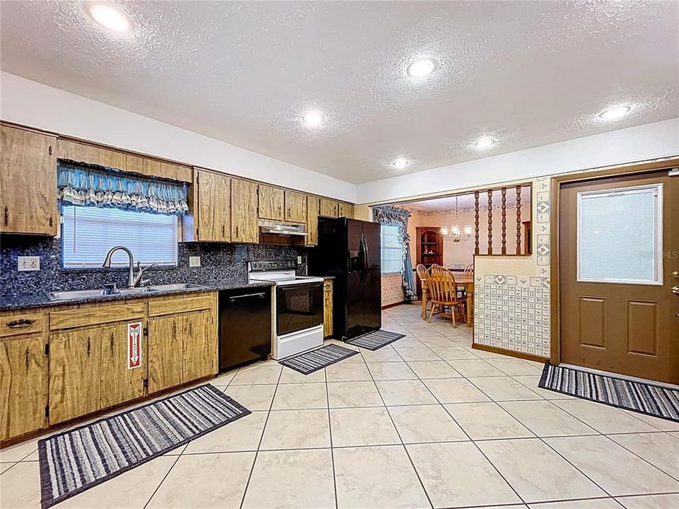 待售: $1,290,000 (4 贝兹, 3 浴室, 2374 平方英尺)